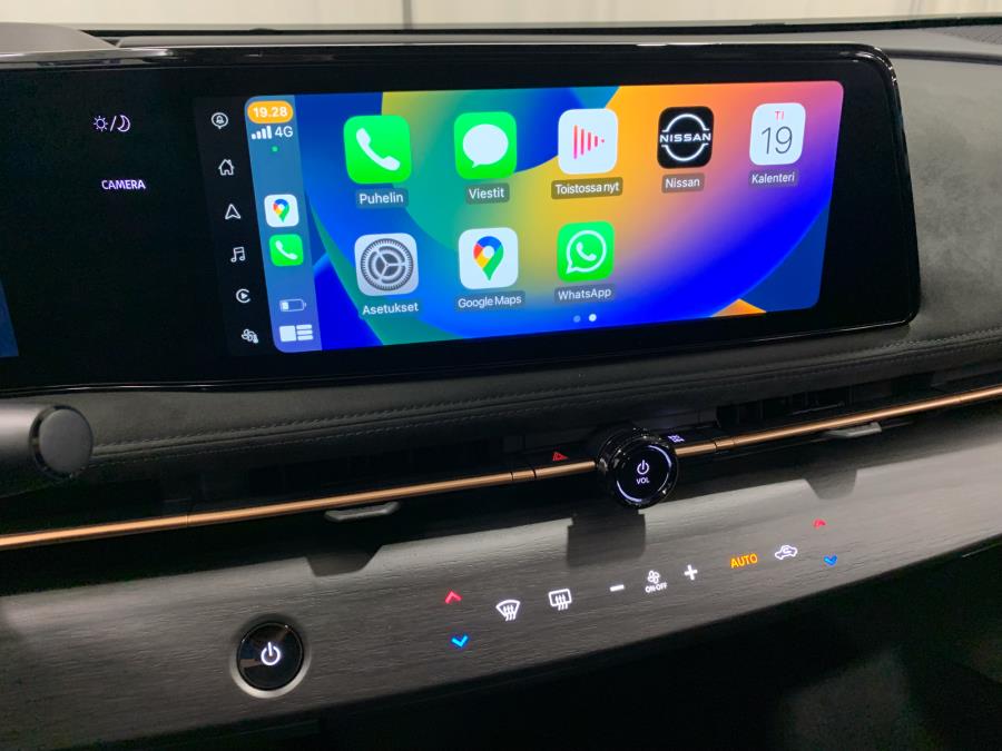 87 kWh Advance 238 hv / Korko 2.99 % / Lämm. ratti ja tuulilasi / Takaluukku sähköllä / 360 kamera