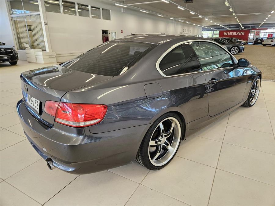 E92 Coupé/ Sportti penkit/ Nahkaverhoilu/ Cruise/ Xenon valot