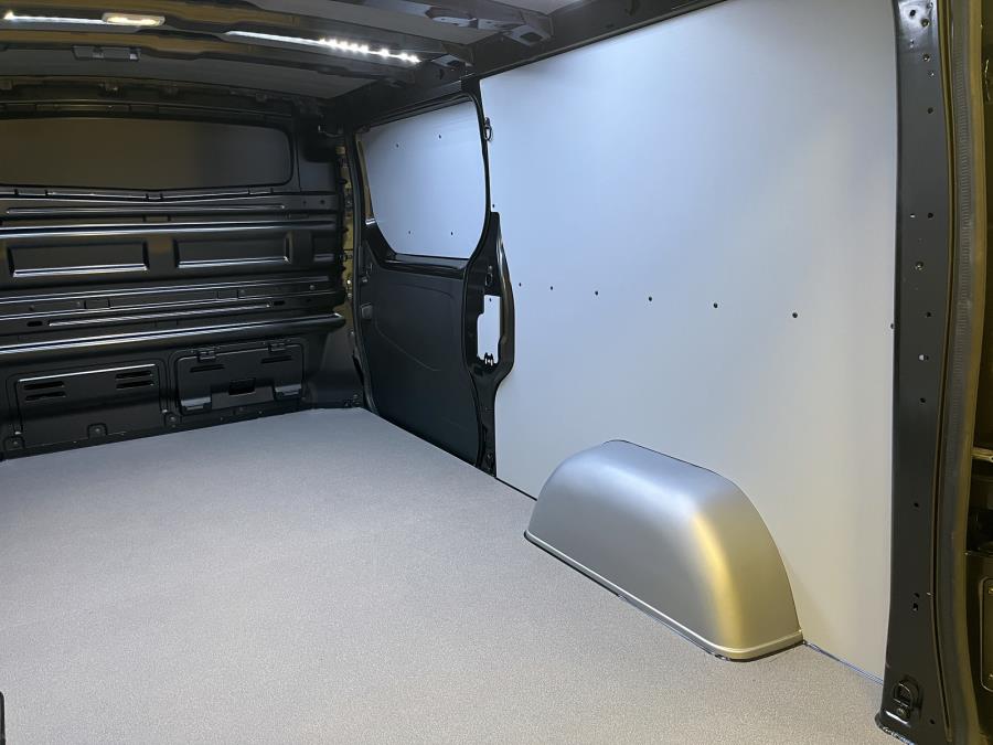 Van 2.0 dCi 170 hv aut. L2H1 Tekna / 2 x sivuovi / Webasto / Korko 0% / Navi / Kamera / Avaimeton