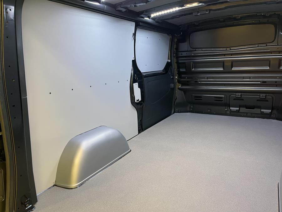 Van 2.0 dCi 170 hv aut. L2H1 Tekna / 2 x sivuovi / Webasto / Korko 0% / Navi / Kamera / Avaimeton