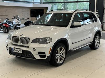 BMW X5 3.0d Aut E70 SAV 4x4 / Kattoikkuna / Vakionopeudensäädin / Sadetunnistin / Sähköpenkit / Nahat