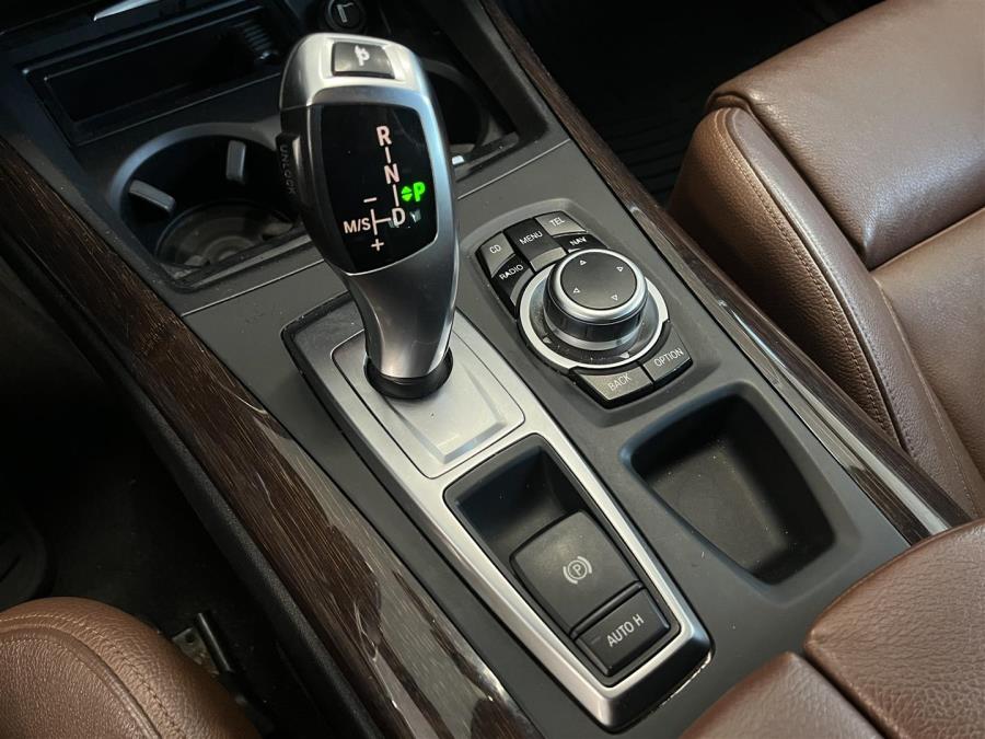 3.0d Aut E70 SAV 4x4 / Kattoikkuna / Vakionopeudensäädin / Sadetunnistin / Sähköpenkit / Nahat