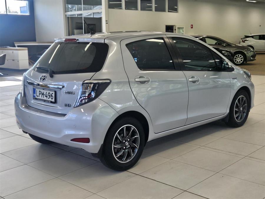 1,5 Hybrid Active 5ov/ Peruutuskamera/ Automaatti ilmastointi/ Bluetooth