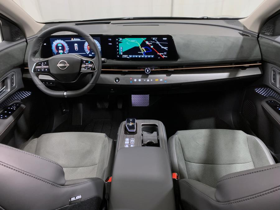 87 kWh Evolve 4WD 302 hv / Korko 0 % / Matrix-LED / Lasikatto / Ilmast. muistipenkit / BOSE audio