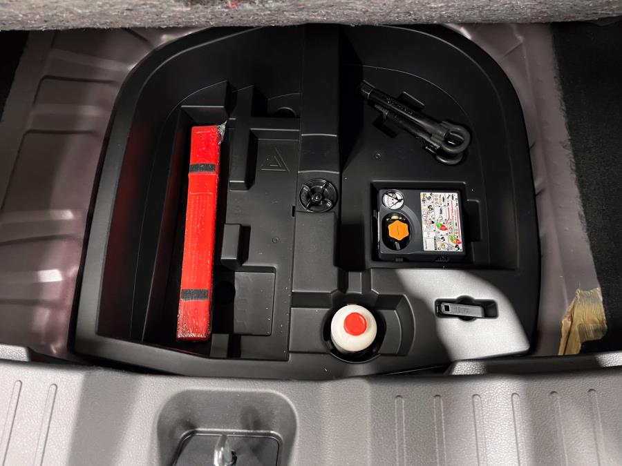 DIG-T 114 hv aut. N-Connecta / Lämm. ratti ja tuulilasi / Peruutuskamera / Tutkat / LED-ajovalot