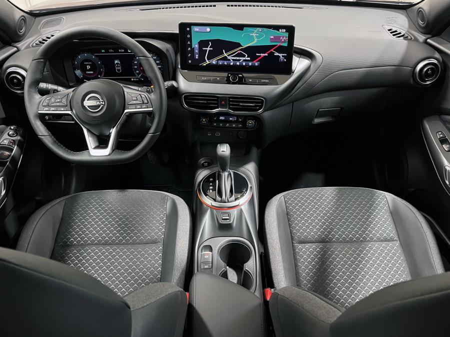 DIG-T 114 hv aut. N-Connecta / Lämm. ratti ja tuulilasi / Peruutuskamera / Tutkat / LED-ajovalot