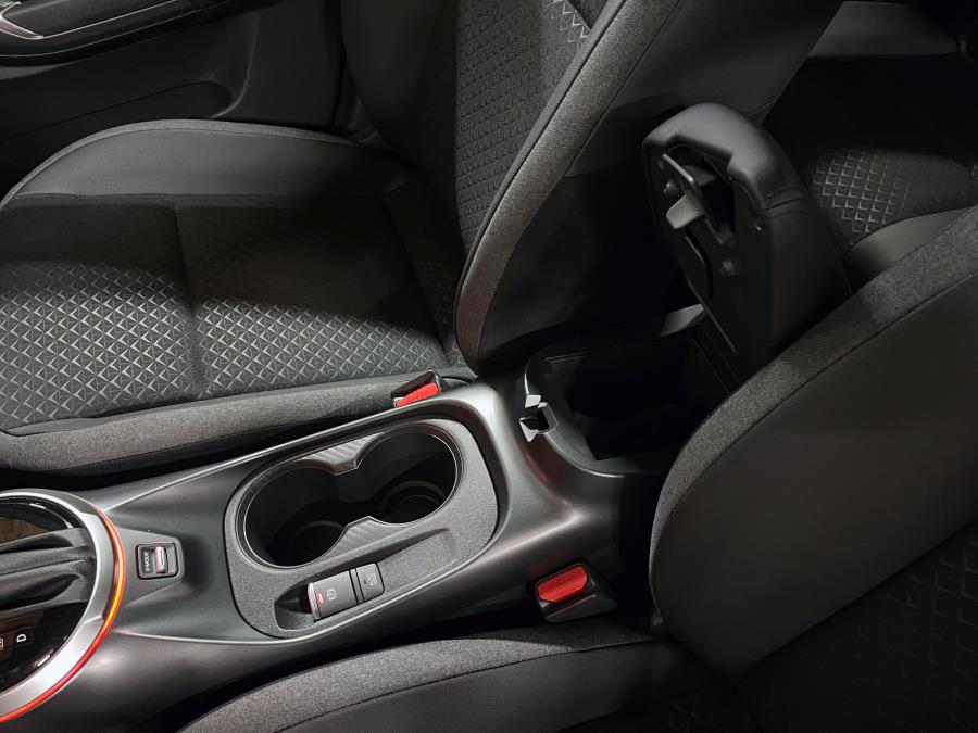 DIG-T 114 hv aut. N-Connecta / Lämm. ratti ja tuulilasi / Peruutuskamera / Tutkat / LED-ajovalot