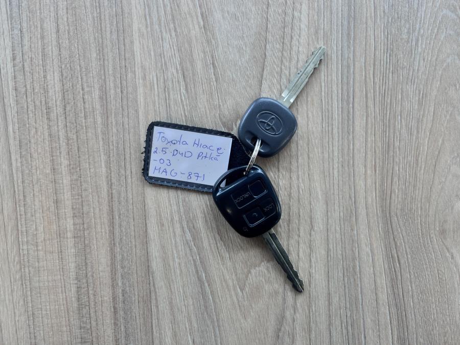 2,5 D-4D 90 4ov pitkä/ Vetokoukku/ Valorauta kylkiputket ja lisäpitkät