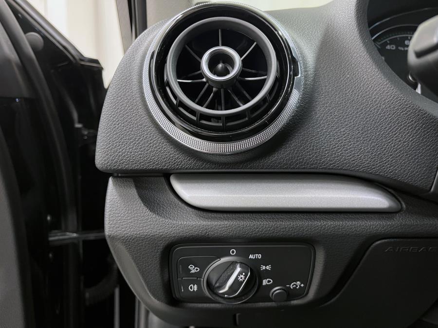 Sportback 1,4 TFSI e-tron S tronic / Ladattava hybridi / Jakohihna vaihdettu / LED-valot / Defa-pkt