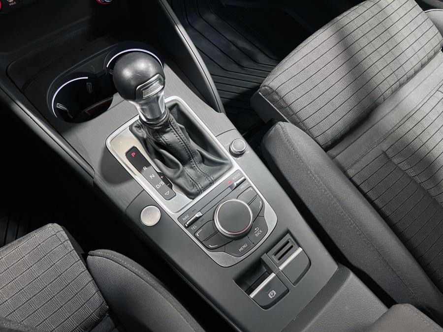 Sportback 1,4 TFSI e-tron S tronic / Ladattava hybridi / Jakohihna vaihdettu / LED-valot / Defa-pkt