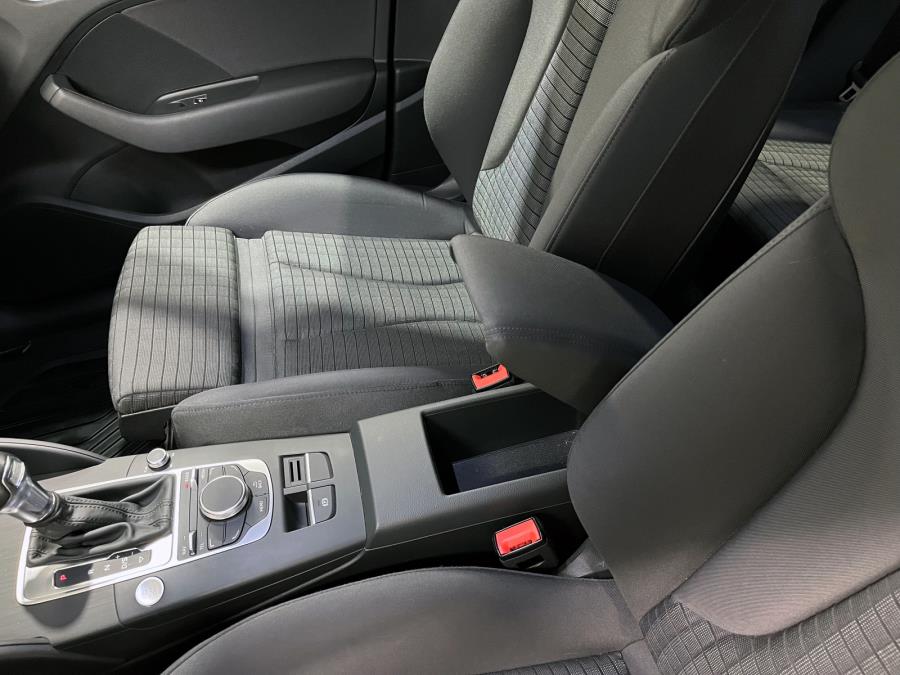 Sportback 1,4 TFSI e-tron S tronic / Ladattava hybridi / Jakohihna vaihdettu / LED-valot / Defa-pkt