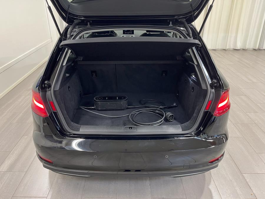 Sportback 1,4 TFSI e-tron S tronic / Ladattava hybridi / Jakohihna vaihdettu / LED-valot / Defa-pkt