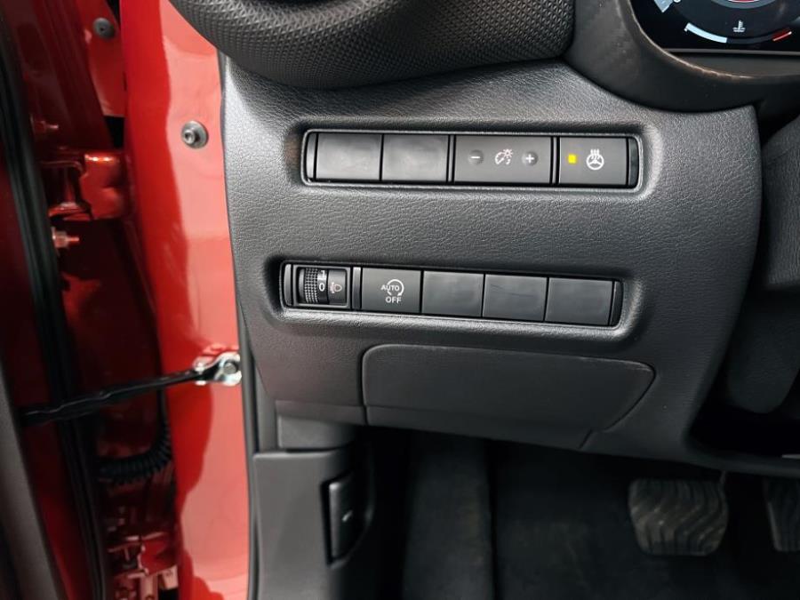 DIG-T 114 hv aut. N-Connecta / Korko 0.99 % / Läm. ratti ja tuulilasi / LED-valot / Kamera