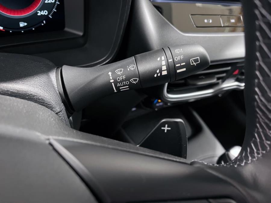 DIG-T 114 hv aut. N-Connecta / Korko 0.99 % / Läm. ratti ja tuulilasi / LED-valot / Kamera