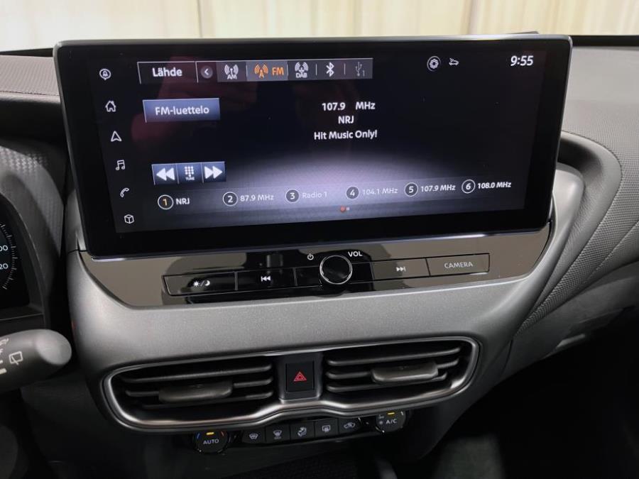 DIG-T 114 hv aut. N-Connecta / Korko 0.99 % / Läm. ratti ja tuulilasi / LED-valot / Kamera