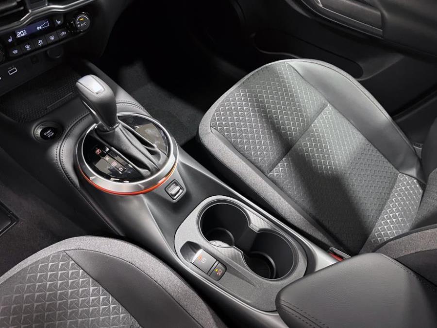 DIG-T 114 hv aut. N-Connecta / Korko 0.99 % / Läm. ratti ja tuulilasi / LED-valot / Kamera