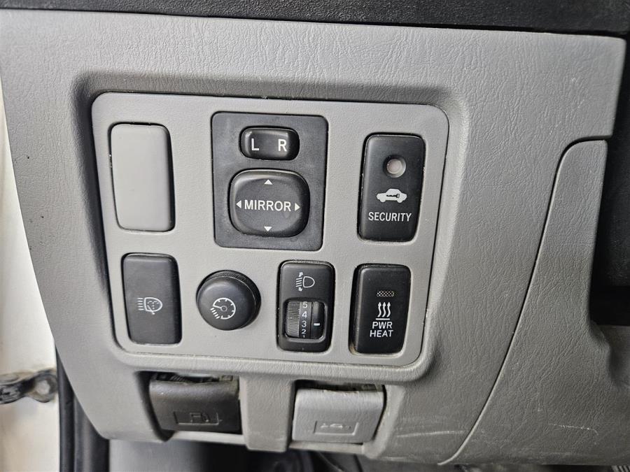 Double Cab 3,0 D-4D 4WD 171 SR Aut./ ALV/ Vetokoukku/ Vakionopeussäädin/ Automaatti ilmastointi