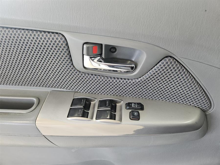 Double Cab 3,0 D-4D 4WD 171 SR Aut./ ALV/ Vetokoukku/ Vakionopeussäädin/ Automaatti ilmastointi