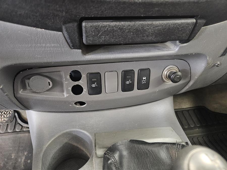 Double Cab 3,0 D-4D 4WD 171 SR Aut./ ALV/ Vetokoukku/ Vakionopeussäädin/ Automaatti ilmastointi