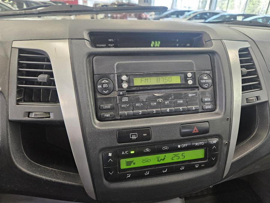 Double Cab 3,0 D-4D 4WD 171 SR Aut./ ALV/ Vetokoukku/ Vakionopeussäädin/ Automaatti ilmastointi