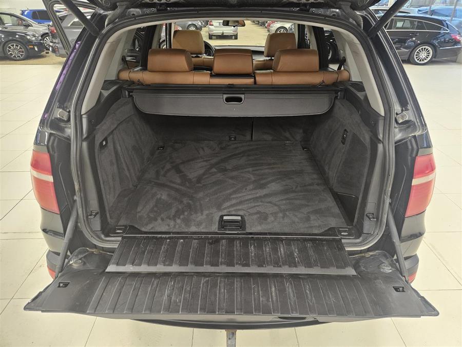 4,8i xDrive E70 SAV/ Koukku/ Nahat/ Suomiauto/ Vakkari/ Xenon valot