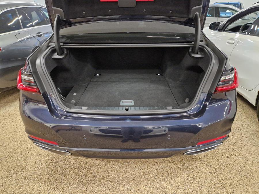 G12 745Le A xDrive 4-ov/ Plug-in hybrid / Adaptiivinen vakkari / Mukautuvat Led / Night Vision / HUD