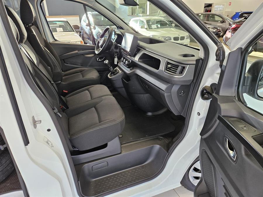 Van dCi150 MT6 L2 H1 N-Connecta Blind FD Blind SSD/ ALV/ Webasto/ Koukku/ Ilmastointi/ Kamera