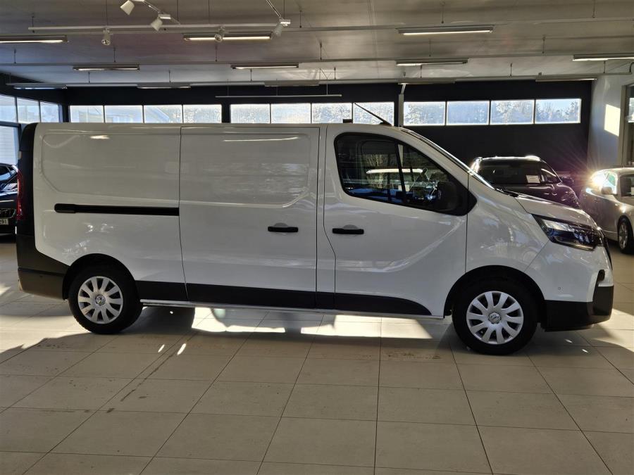 Van dCi150 MT6 L2 H1 N-Connecta Blind FD Blind SSD/ ALV/ Webasto/ Koukku/ Ilmastointi/ Kamera