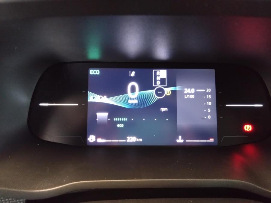 Van dCi 150 A/T L2 H1 N-Connecta / Vanerointi / Webasto kaukosäädöllä / Vetokoukku / Peruutuskamera
