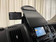 L2H1 335 BlueHDi 130 hv Edition / Sis.alv. / 1 omist. / Jakohihna 2023 / Webasto / Kamera / Tutkat