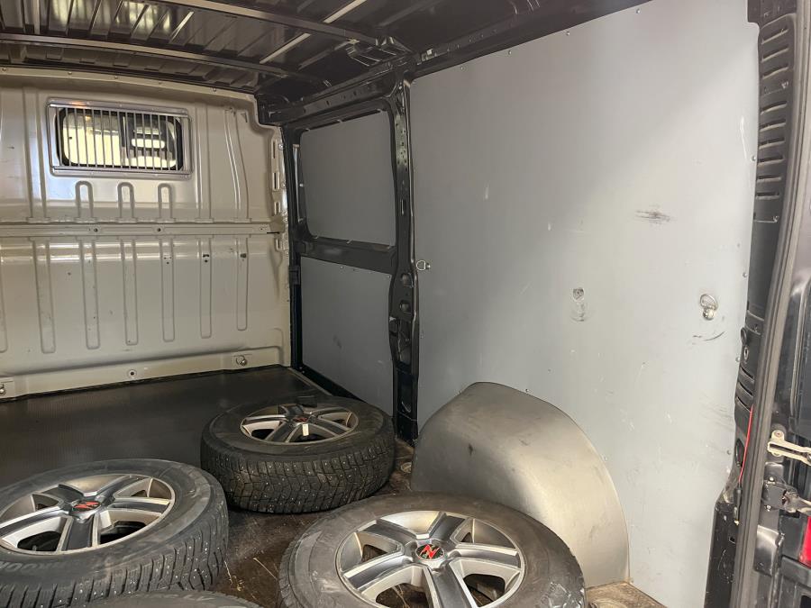 L2H1 335 BlueHDi 130 hv Edition / Sis.alv. / 1 omist. / Jakohihna 2023 / Webasto / Kamera / Tutkat