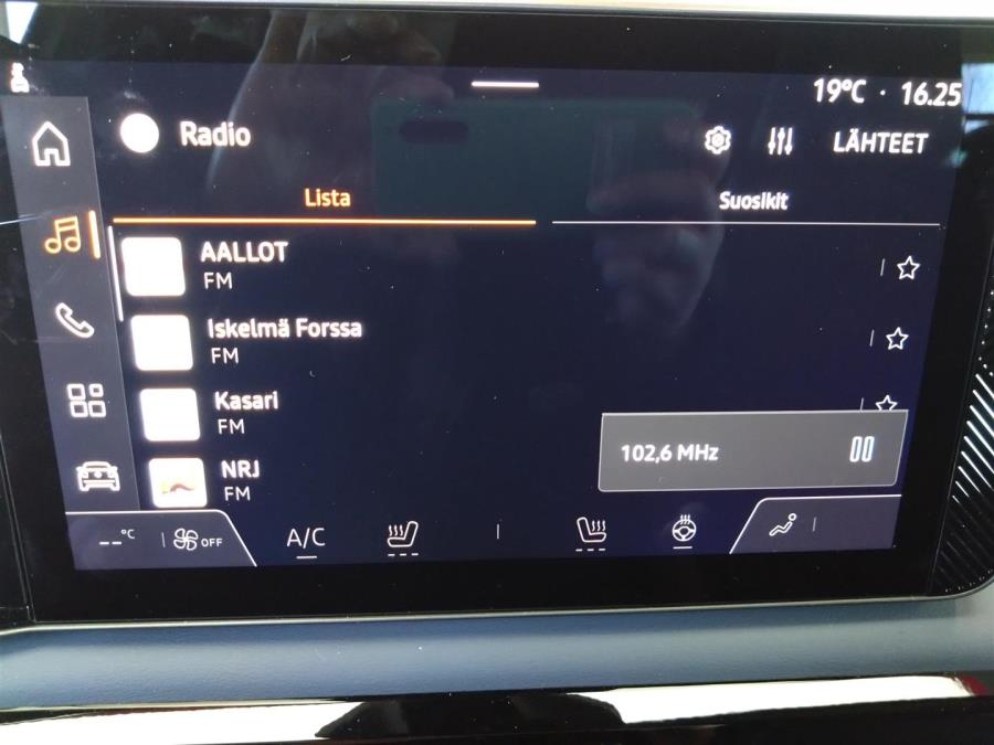 52kWh Evolve / Korko 1.99 % / Lämmitettävä ratti / LED-valot / Adaptiivinen vakkari / Akun lämmitys