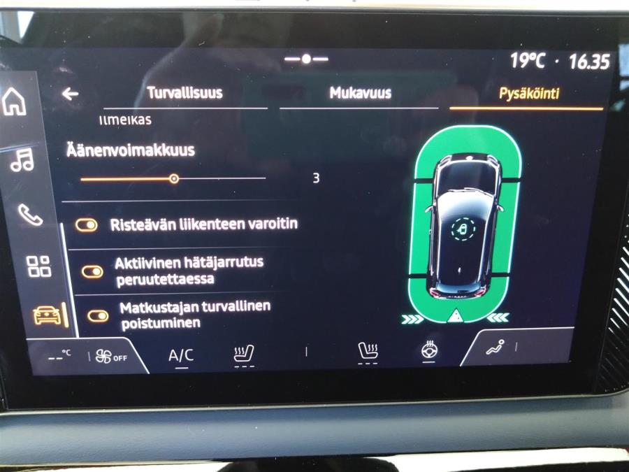 52kWh Evolve / Korko 1.99 % / Lämmitettävä ratti / LED-valot / Adaptiivinen vakkari / Akun lämmitys