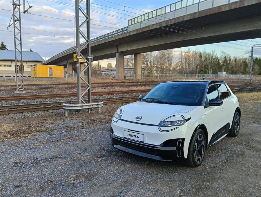 52kWh Evolve / Korko 1.99 % / Lämmitettävä ratti / LED-valot / Adaptiivinen vakkari / Akun lämmitys