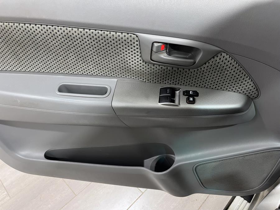 Extra Cab 2,5 D-4D 4WD SR / Ilmastointi / Erittäin hyvät renkaat (kitkat  ja nastat) / Siisti