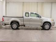 Extra Cab 2,5 D-4D 4WD SR / Ilmastointi / Erittäin hyvät renkaat (kitkat  ja nastat) / Siisti