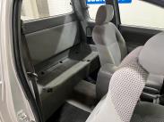 Extra Cab 2,5 D-4D 4WD SR / Ilmastointi / Erittäin hyvät renkaat (kitkat  ja nastat) / Siisti