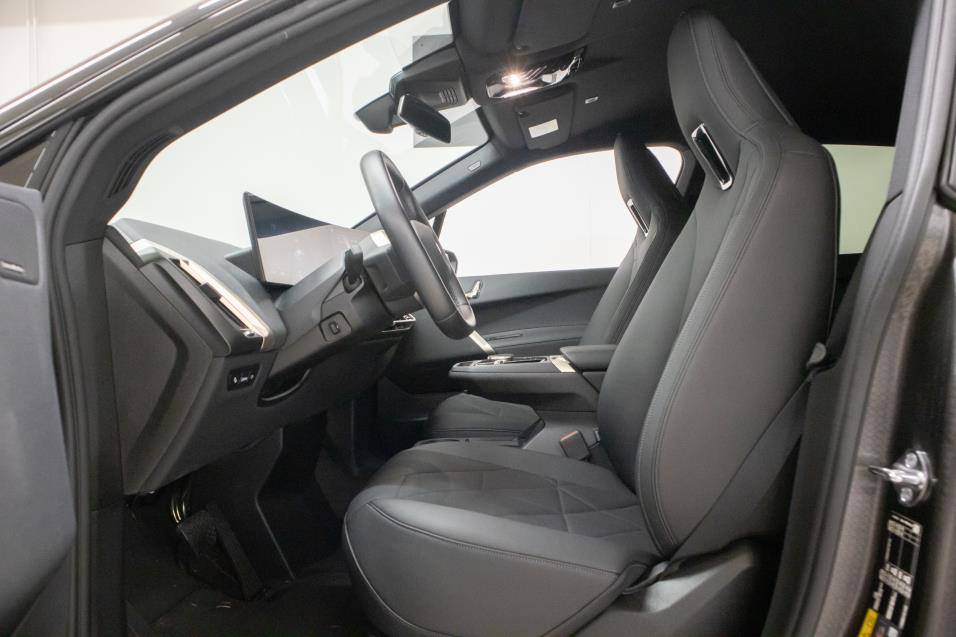 BMW iX xDrive40 / Sportpak/ Driving Ass. Pro / HUD / Harman® / Laser /