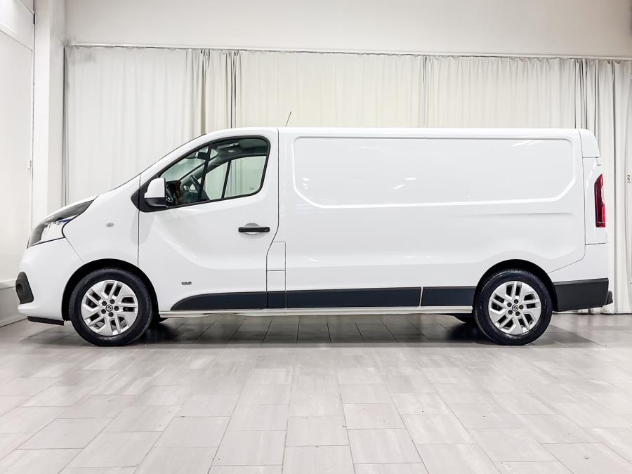 Van 1,6 dCi 125 hv man. Comfort Plus Tech / Sis.alv. / Kamera / Aut.ilmast. / Avaimeton