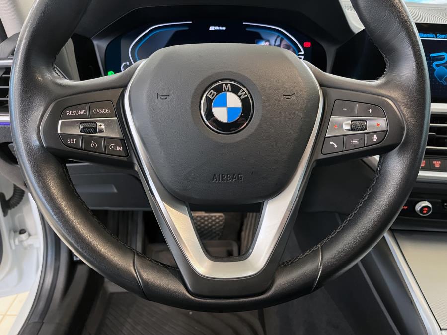 G20 Sedan 330e A Charged Edition Sport / Suomi-auto / Sport-istuimet / Hifi-kaiuttimet / LED-valot