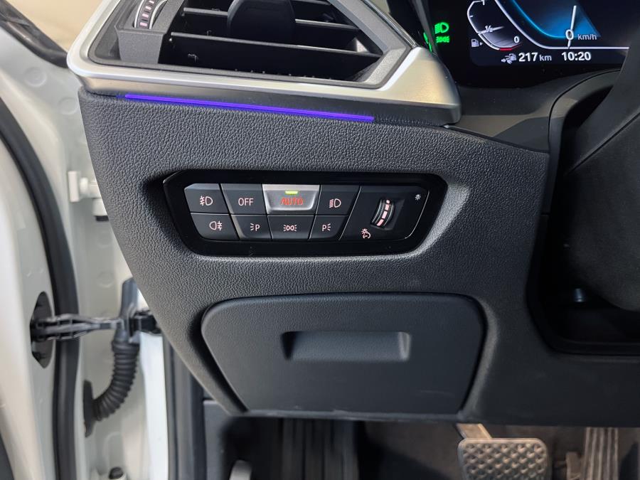 G20 Sedan 330e A Charged Edition Sport / Suomi-auto / Sport-istuimet / Hifi-kaiuttimet / LED-valot