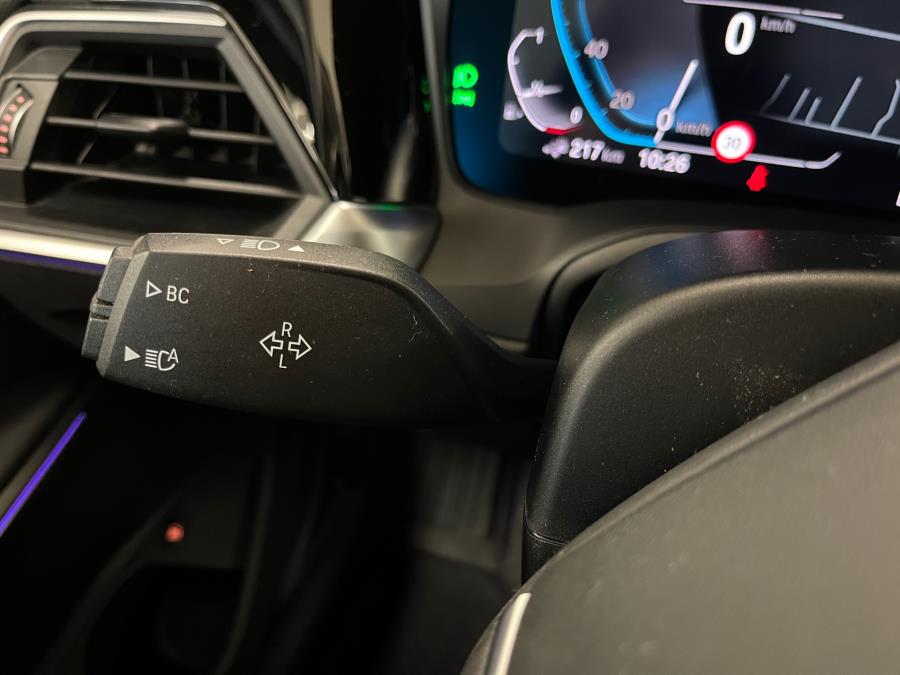 G20 Sedan 330e A Charged Edition Sport / Suomi-auto / Sport-istuimet / Hifi-kaiuttimet / LED-valot