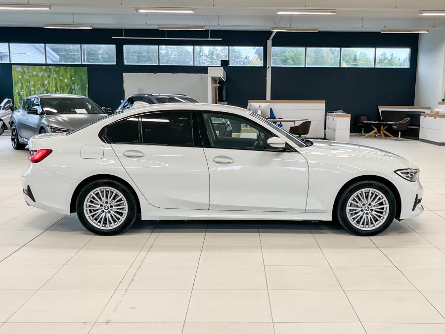 G20 Sedan 330e A Charged Edition Sport / Suomi-auto / Sport-istuimet / Hifi-kaiuttimet / LED-valot