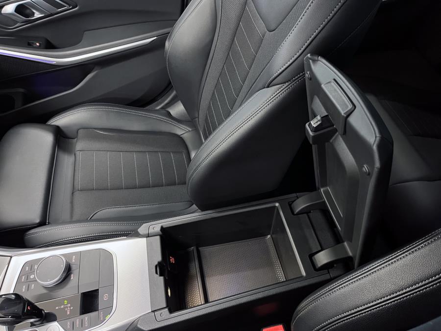 G20 Sedan 330e A Charged Edition Sport / Suomi-auto / Sport-istuimet / Hifi-kaiuttimet / LED-valot