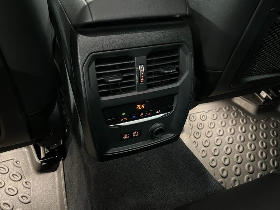 G20 Sedan 330e A Charged Edition Sport / Suomi-auto / Sport-istuimet / Hifi-kaiuttimet / LED-valot