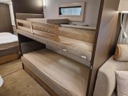 903HT / Markiisi / 2 x TV / Kaasun ulosotto / Kaasu-uuni / Mikro / PP-teline /  Makuupaikat 8:lle