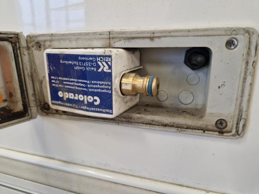 903HT / Markiisi / 2 x TV / Kaasun ulosotto / Kaasu-uuni / Mikro / PP-teline /  Makuupaikat 8:lle