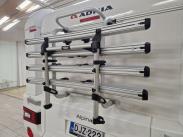 903HT / Markiisi / 2 x TV / Kaasun ulosotto / Kaasu-uuni / Mikro / PP-teline /  Makuupaikat 8:lle