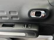 PureTech 82 Comfort Selection / Navi / Automaatti ilmastointi / Vakionopeudensäädin / Sadetunnistin