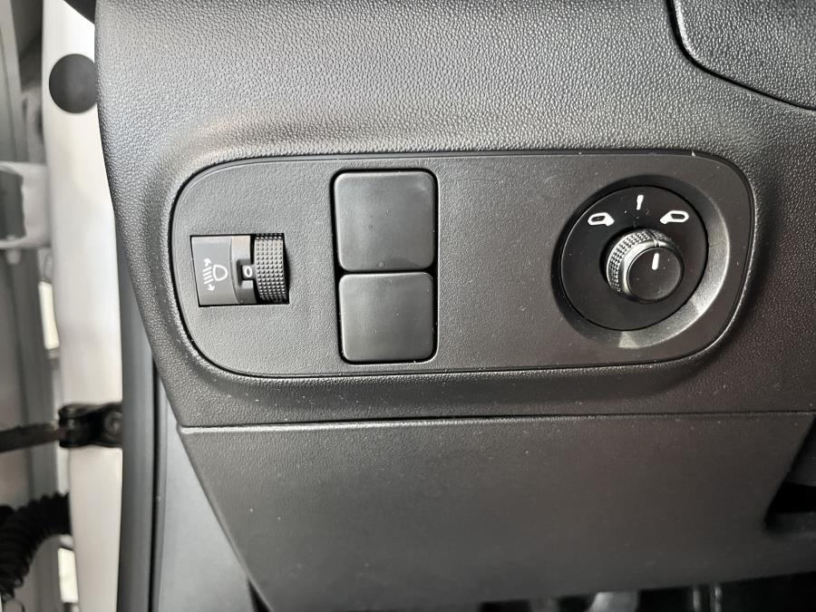 PureTech 82 Comfort Selection / Navi / Automaatti ilmastointi / Vakionopeudensäädin / Sadetunnistin